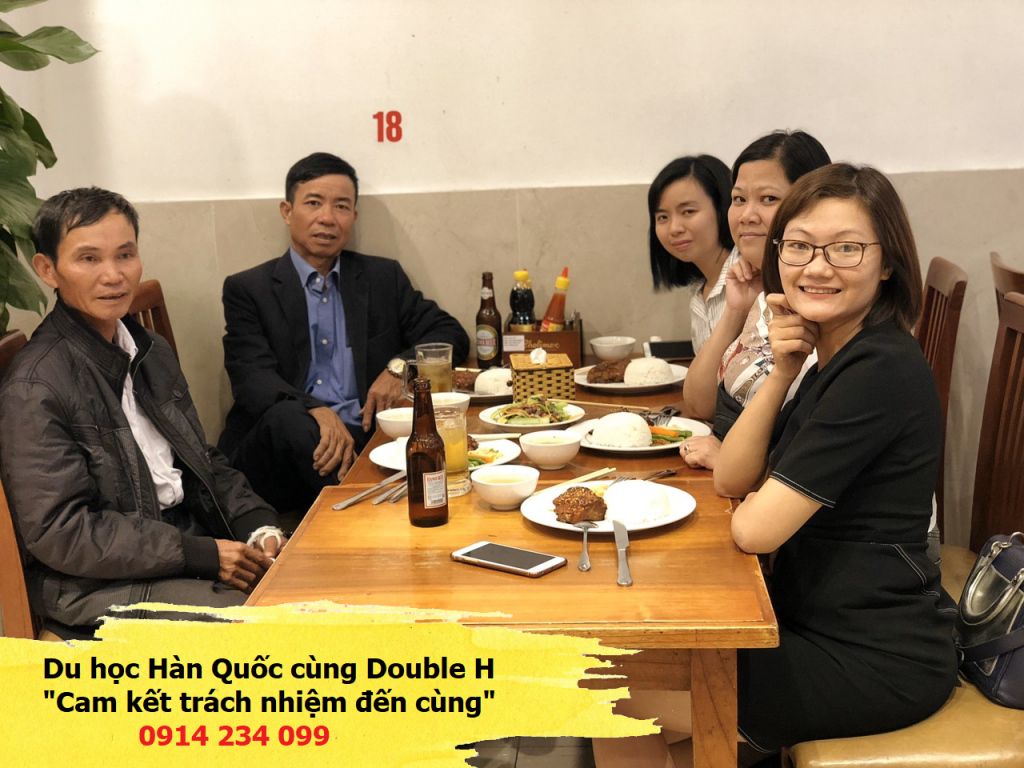Bữa cơm thân mật giữa Double H và phụ huynh