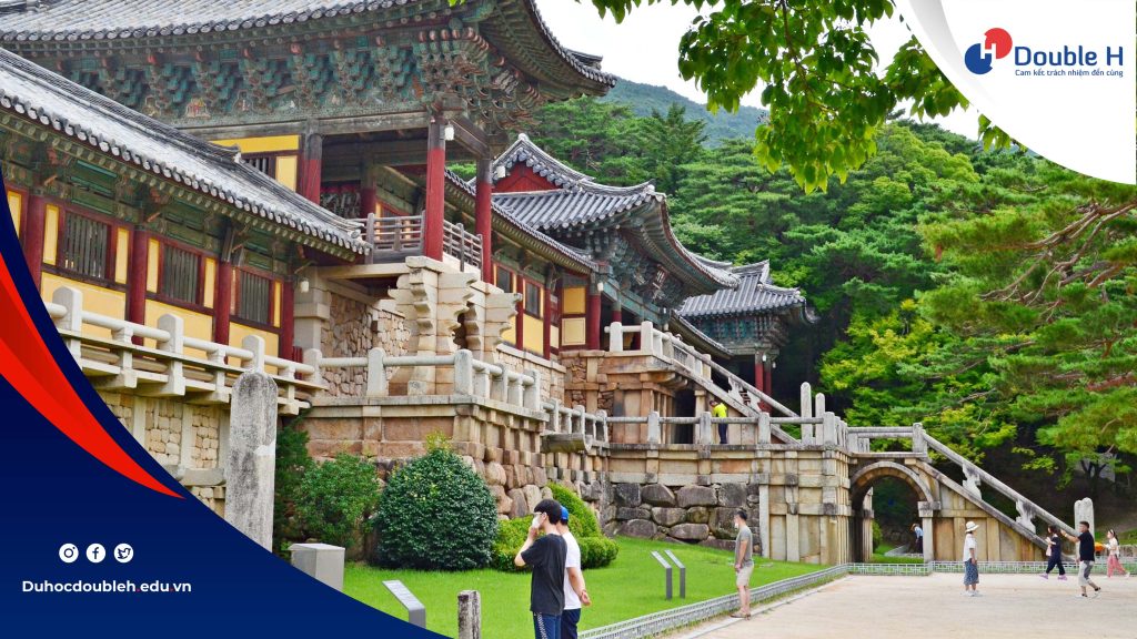 Địa điểm du lịch nổi tiếng tại Hàn - Phật Quốc Tự