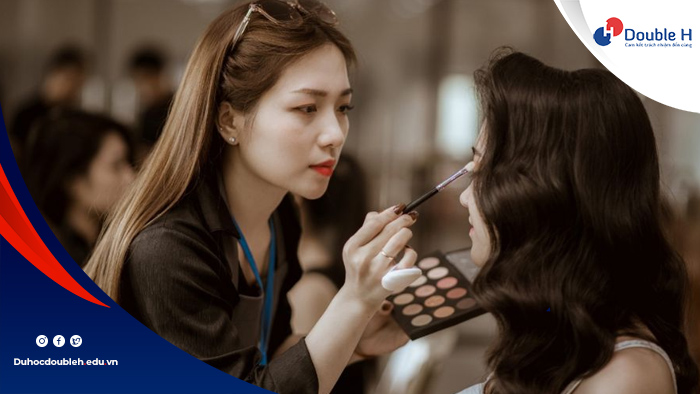 Cơ hội tiếp xúc với những chuyên gia make up hàng đầu tại Hàn Quốc